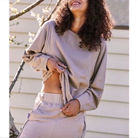 Free People WHERE THE WIND BLOWS 2 PIECE PULLOVER AND JOGGERS SET SIZE SMALL NWT - Picture 2 of 11